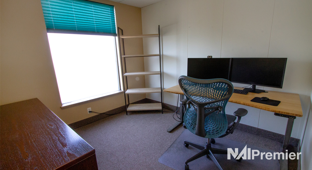 Convenient Commercial Office